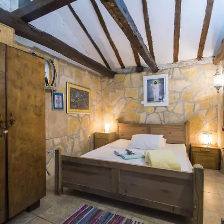 Charming Holiday In Bukovic With Pool Benkovac