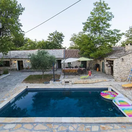 Charming Holiday In Bukovic With Pool Benkovac