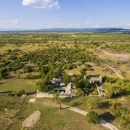 Charming Holiday In Bukovic With Pool Hébergement de vacances