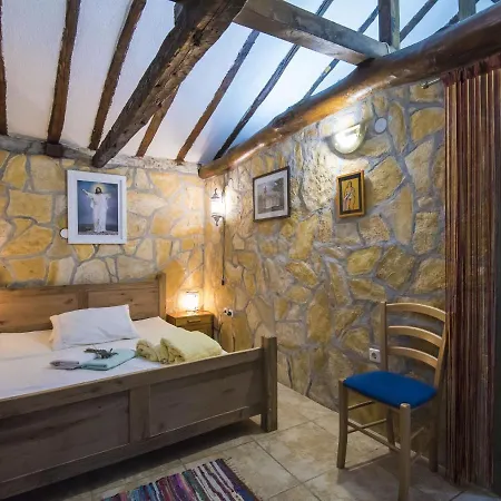 Charming Holiday In Bukovic With Pool 別荘